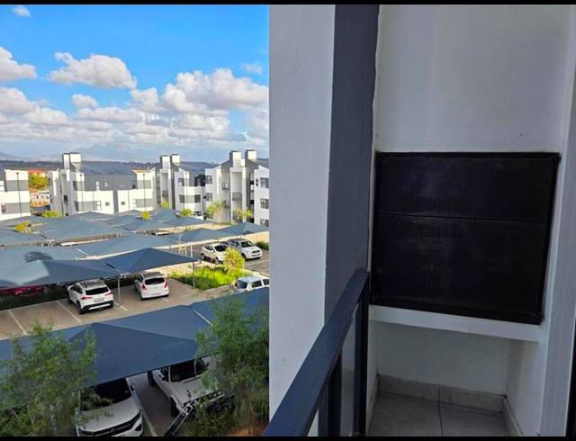 2 BEDROOM PROPERTY TO RENT IN UITZICHT